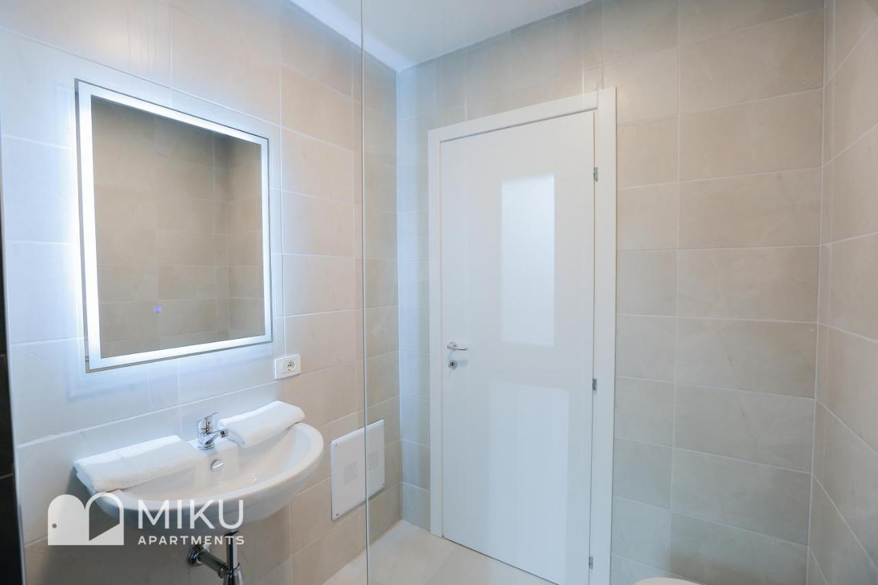 טיראנה Miku Apartment - Glamorous 1Bedroom Apartment At Olympic Residence מראה חיצוני תמונה